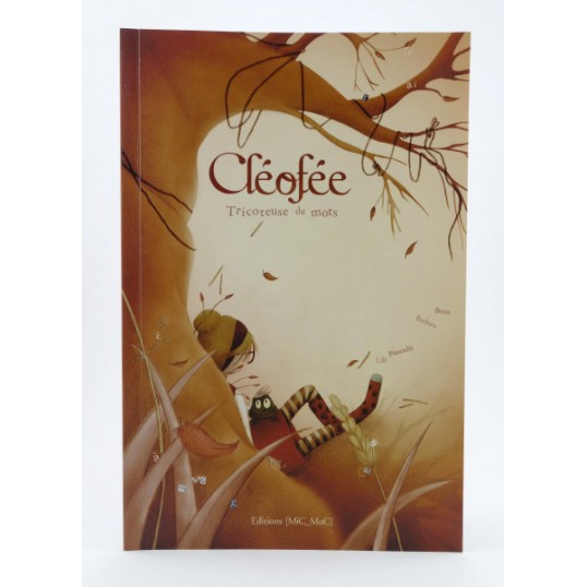 Cléofée tricoteuse de mots
