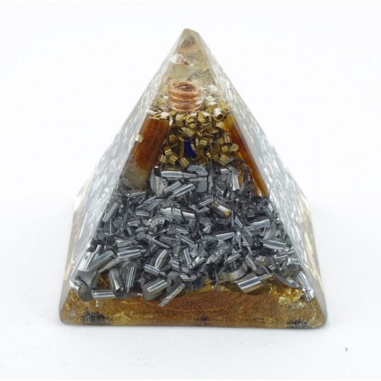 Orgonite - Pyramide avec cristal Lémurien