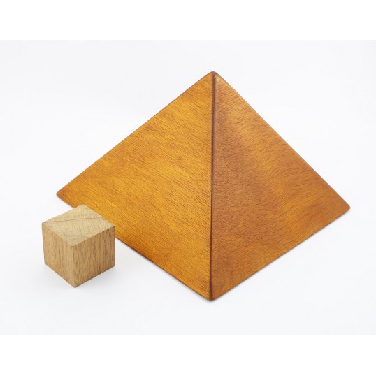 Pyramide en bois (grande)