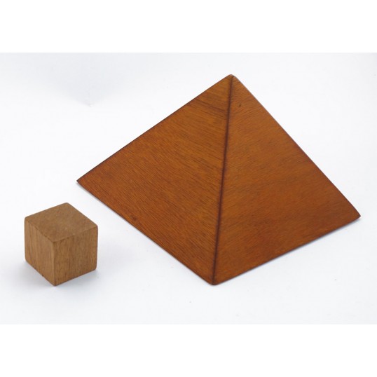 Pyramide en bois (petite)